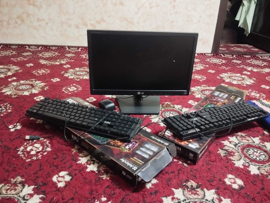 kompyuter monitor yangi ishlatilinmagan