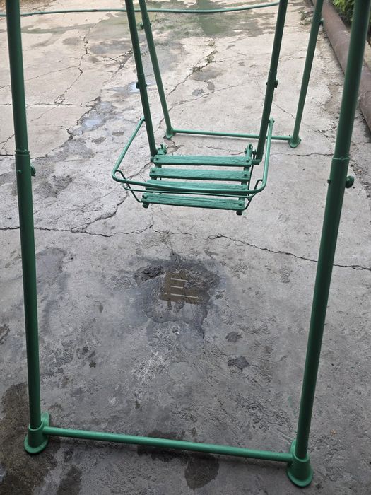 Срочно продам качелю