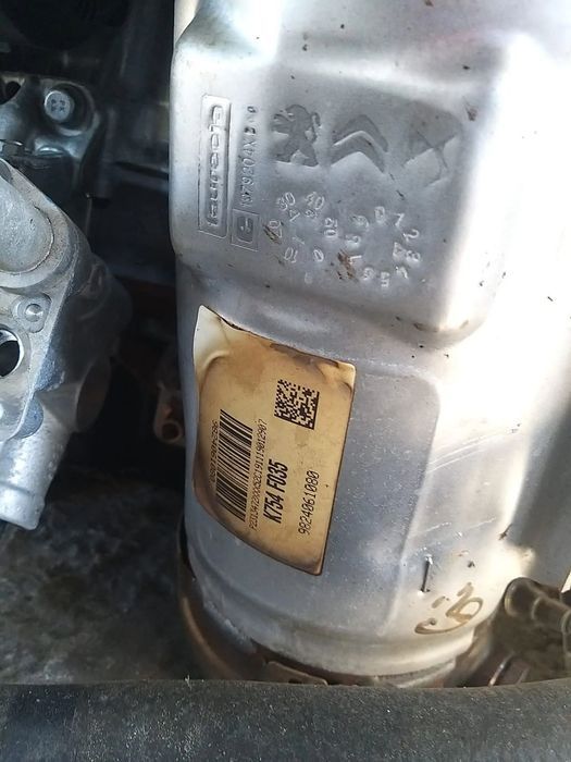 Catalizator cod: 9824061080 pentru Peugeot 3008 din 2023, 1.6 THP