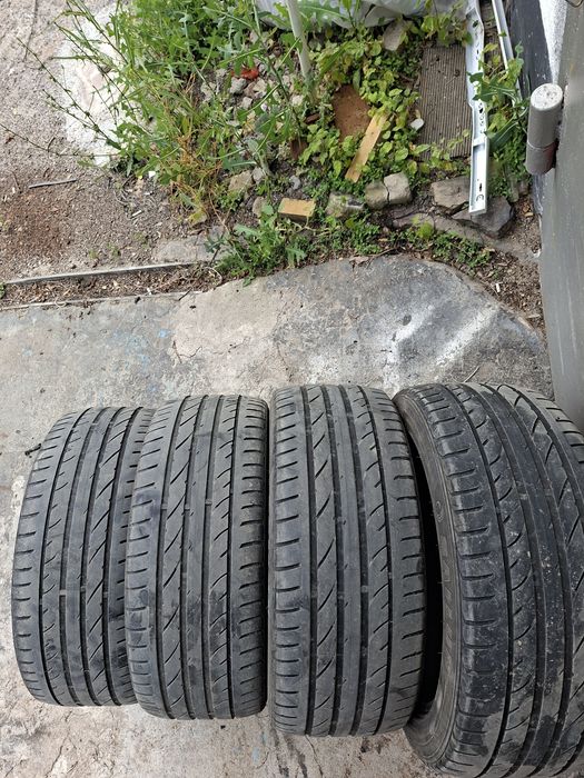 Продам шины 245/45/18 сайлун