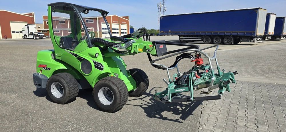 Altul AVANT 528 Utilaj pavare in perfecta stare de functionare. Timp de lucru 296 ore.