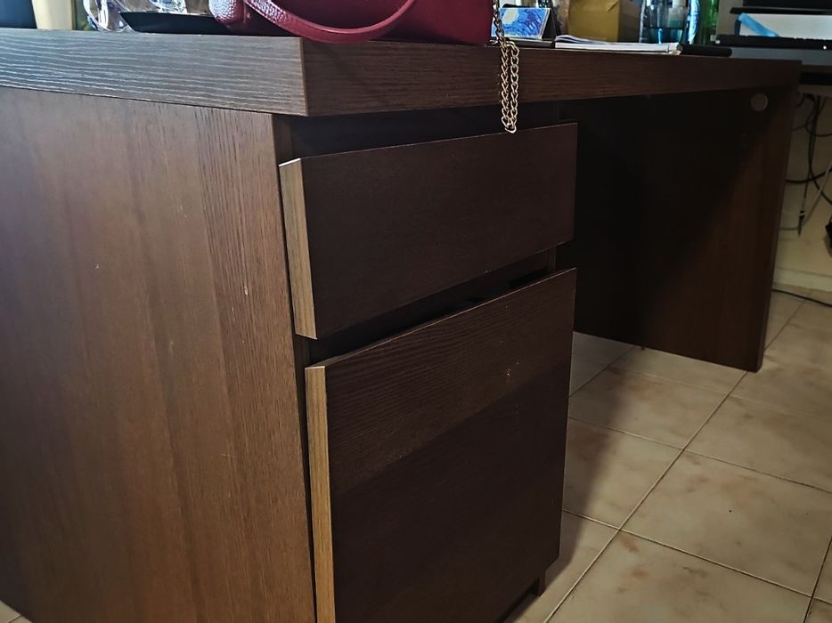 IKEA MALM бюро, черно-кафяво