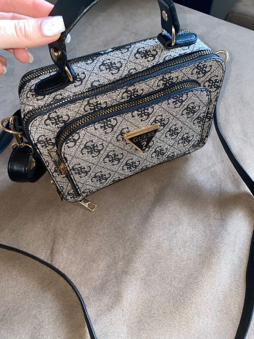 НОВИ  ! Чанти - GUESS