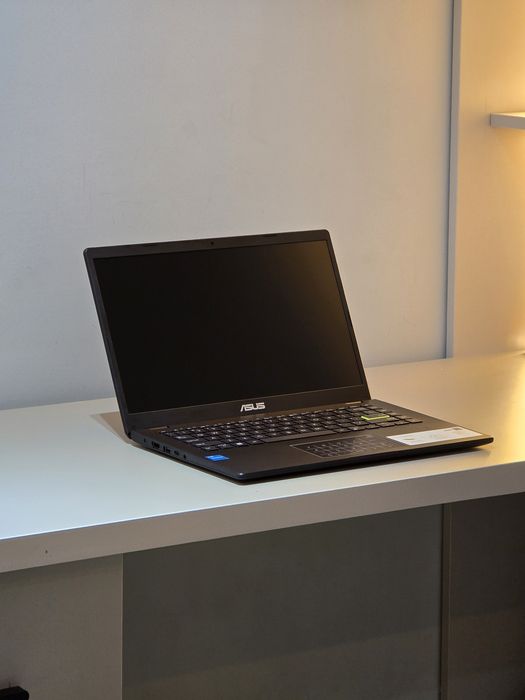 Asus Increadable For Search (USA)