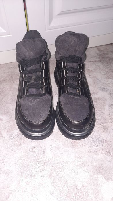 Продам демисезонные ботинки