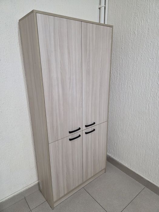 Продам шкаф офисный