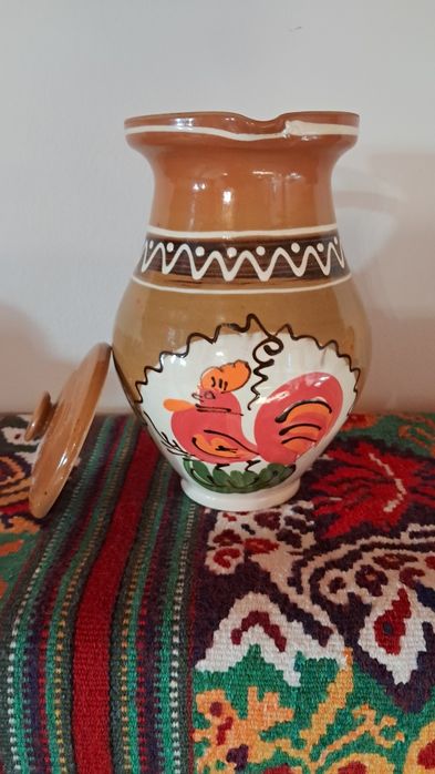 Cană din lut cu capac