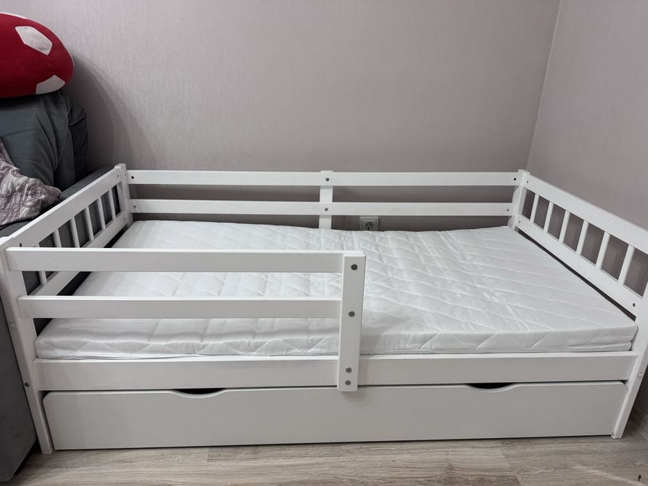 Продам детскую кровать