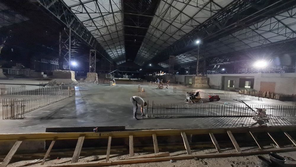 Turnare Beton finisat cu cuarț si Elicopter, sapa hală industrial