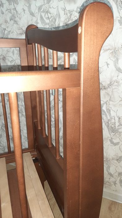 Продаётся детская кроватка