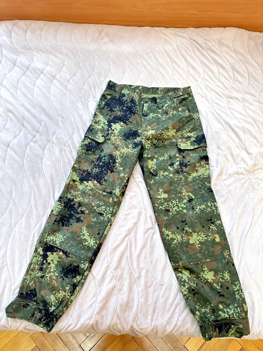 Военен панталон размер S
