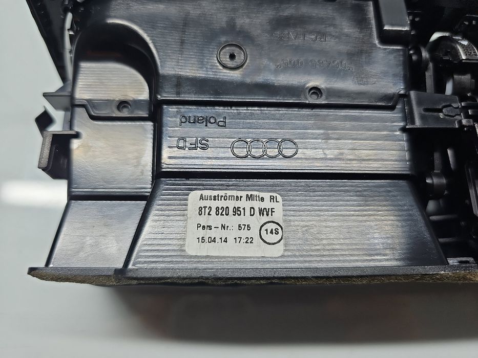 Grila aerisire centrala AUDI A4 (8K2, B8.5) [Fabr 2008-2015] 8T2820951