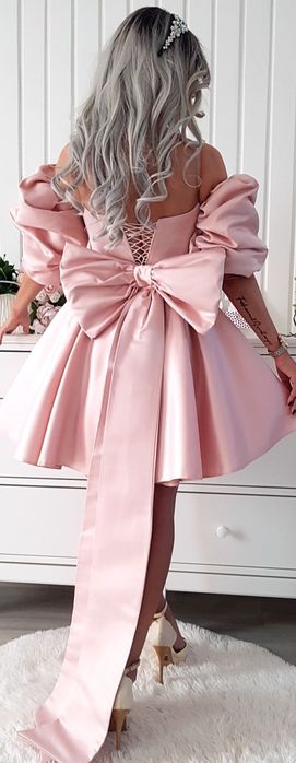 Vând rochii de seară