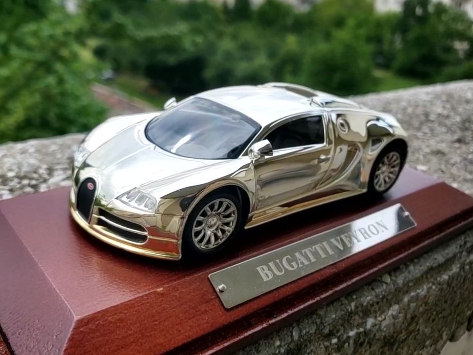 Macheta Bugatti Veyron scala 1:43 IXO Altaya - placata cu argint
