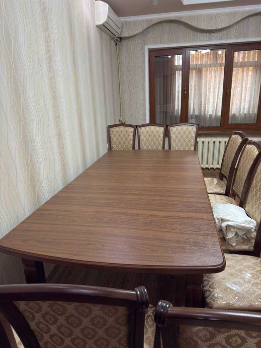 Продается стол и 10 стульев