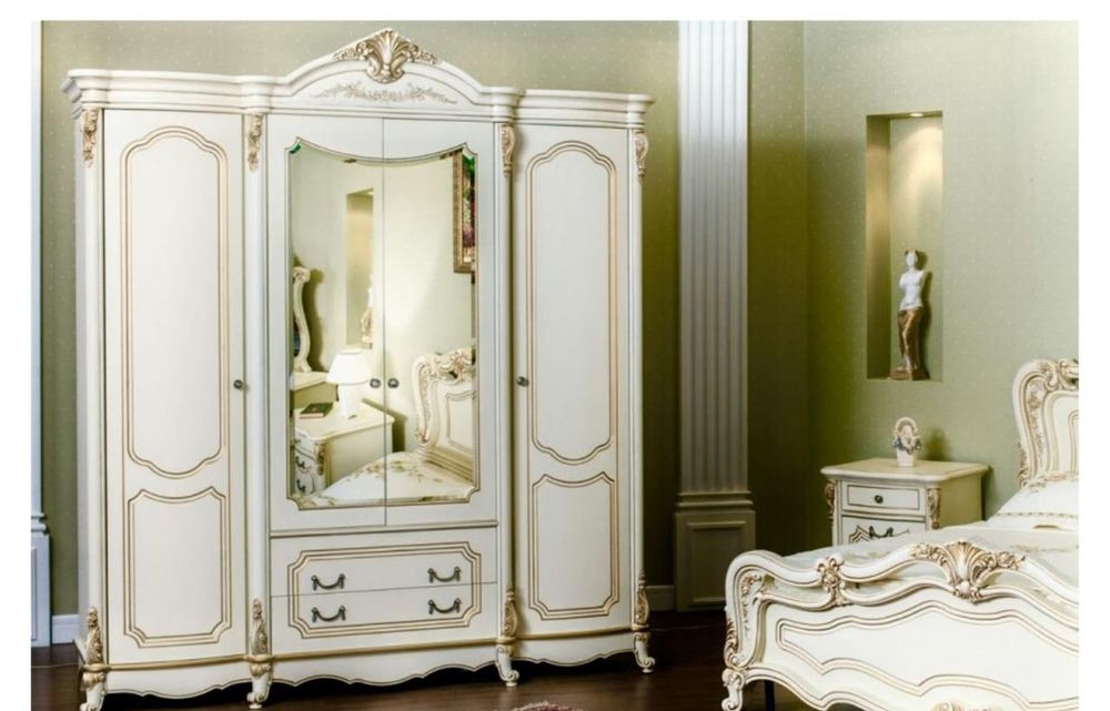 Мебель в хорошем состоянии.