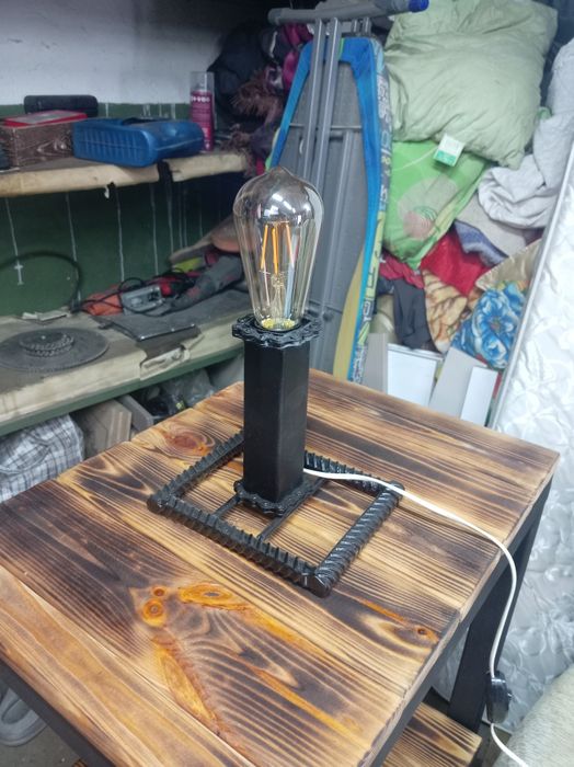 продам светильник настольный