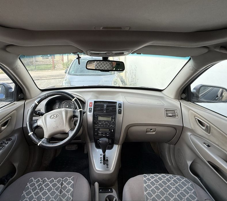 Hyundai Tucson 2.0 CRDi 4x4 | AUTOMATĂ |