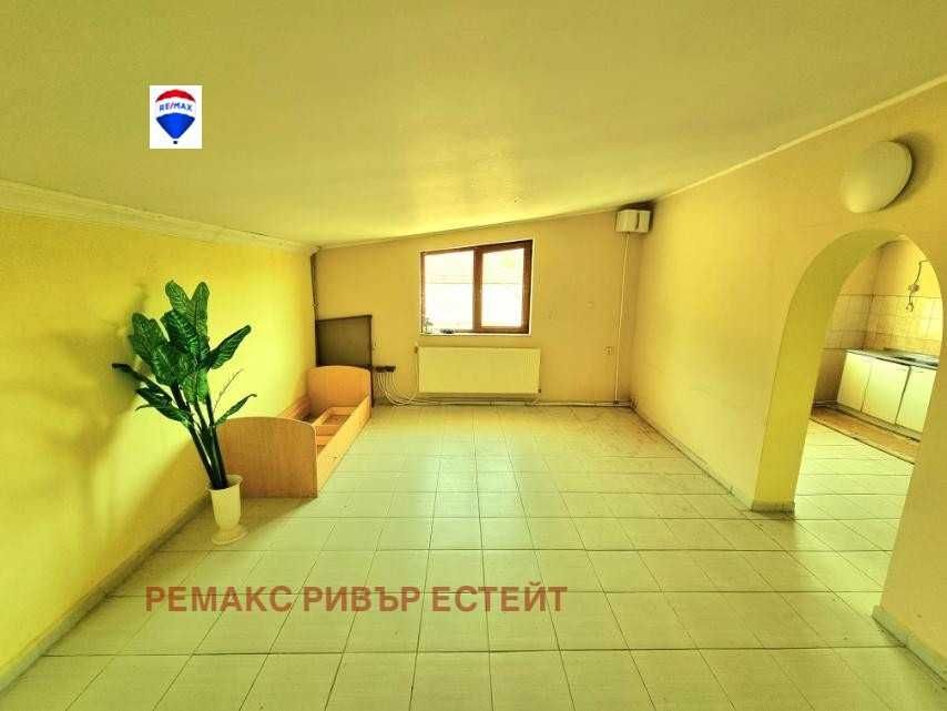 Продава се Промишлена сграда в Русе, Средна кула - 656 кв.м за 293 €/кв.м - Снимка #13