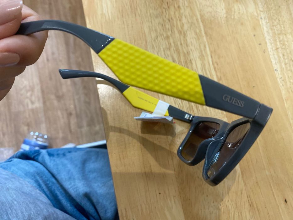 Мъжки слънчеви очила Guess