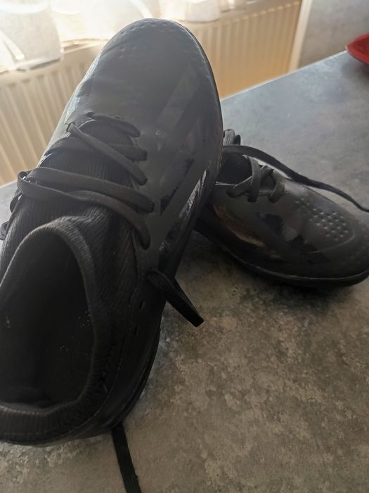 Vând Adidas pt sintetic n 34