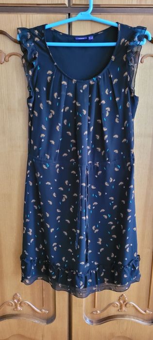 Нарядные платья,фирменные.