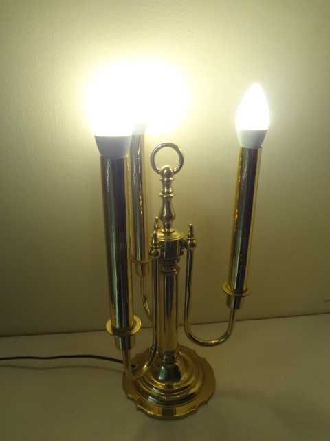 Стилна класическа лампа