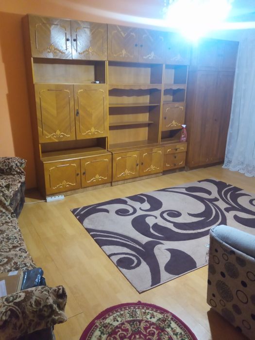 Închiriez apartament 2 cam