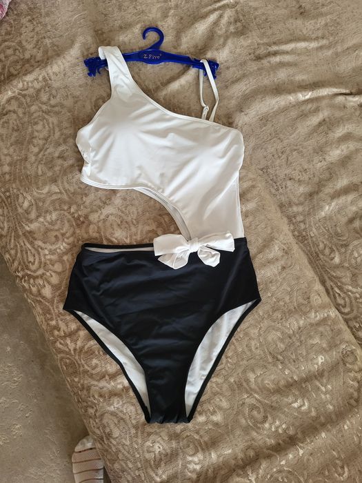 Продам купальник