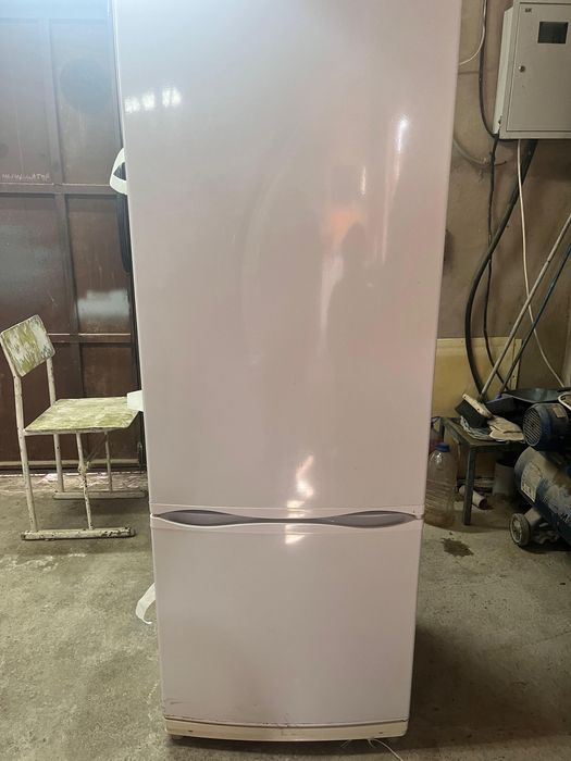 Холодилник сатылады