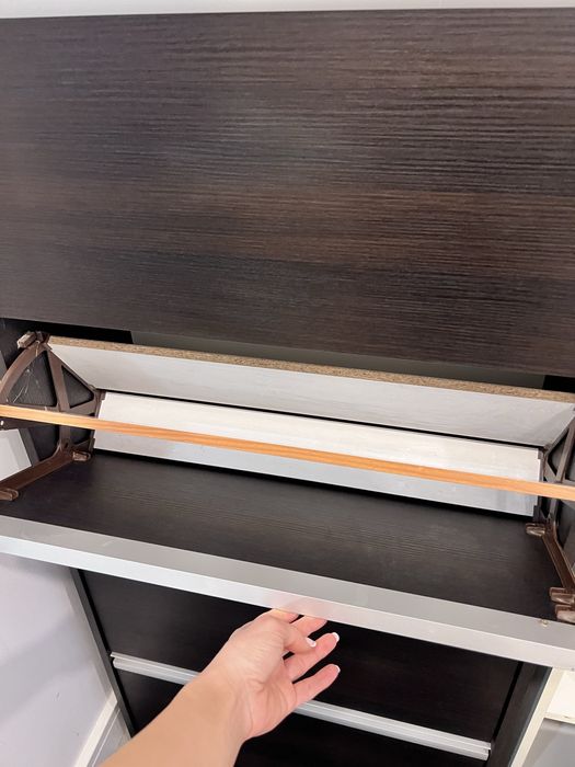 Pantofar culoare maro cu 5 sertare