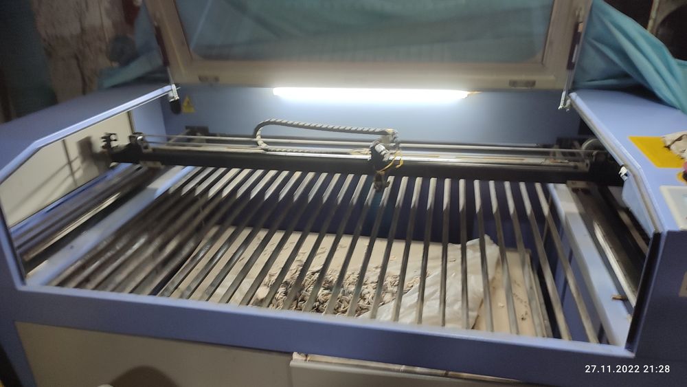 Продаётся лазерно-гравировальный станок SF1390.