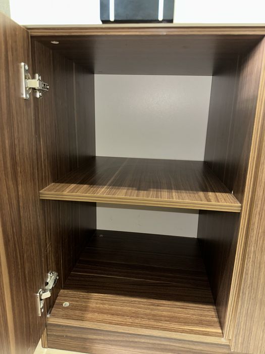 Продам шкаф-комод с зеркалом