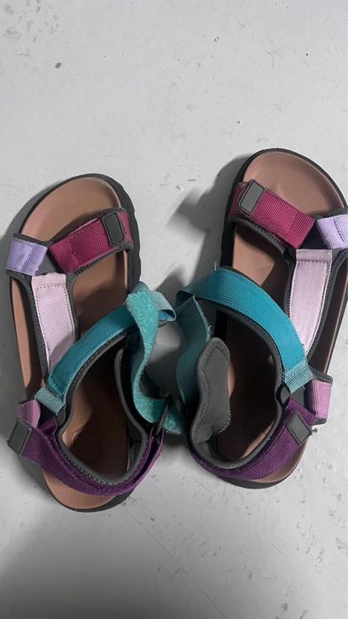 Продам сандалии Zara