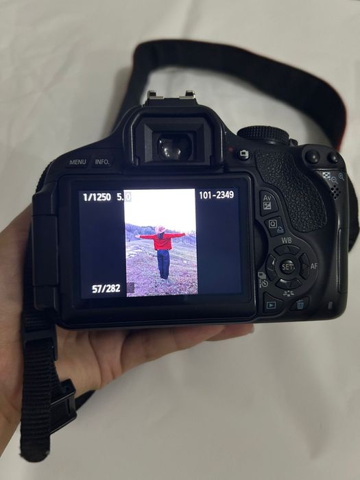 Продам Фотоаппарат Canon 600D