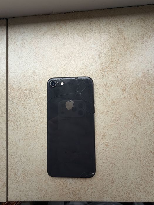 OFERTA !Iphone 8 64Gb spate fisurat