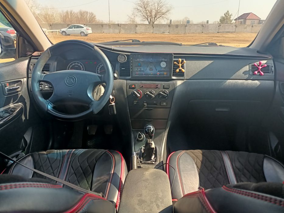 Машина Geely sc7