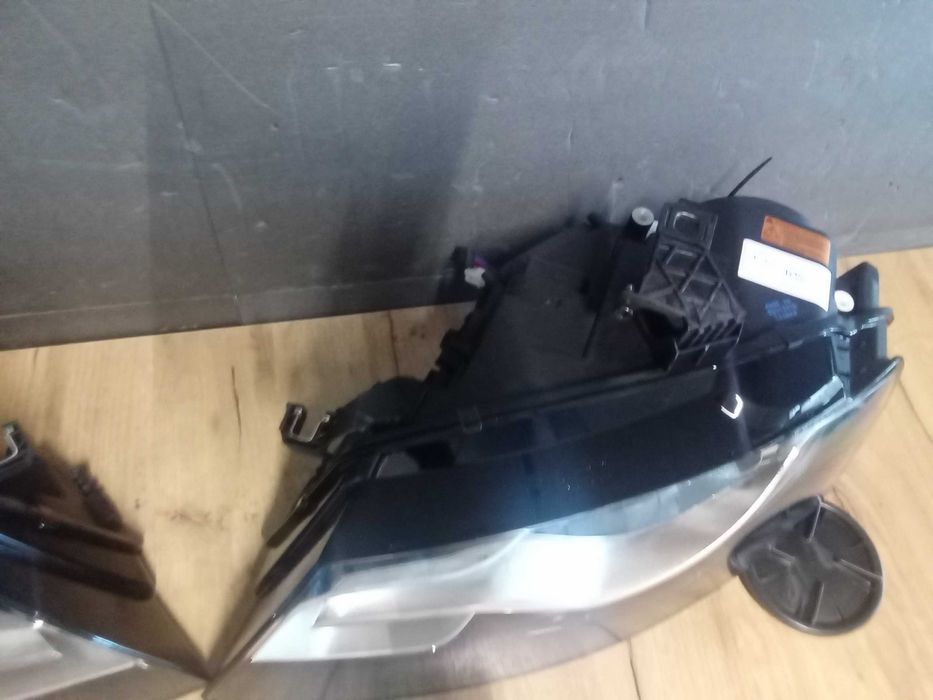 Far Faruri Bi-Xenon LED Audi A4 B8 2007-2012 D3S