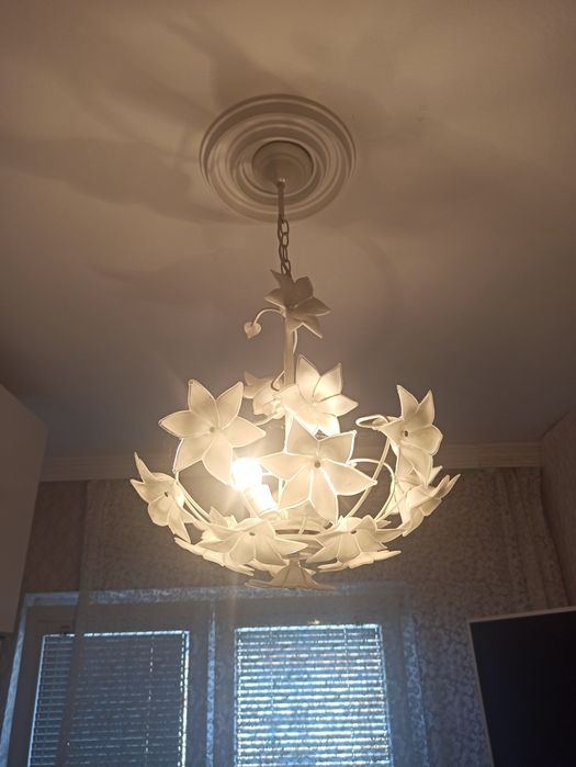 Продавам стари полюлей и настолни лампи