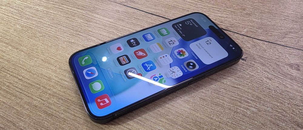 iPhone 15 Pro 128GB Black Titanium – stare foarte bună – 89% baterie