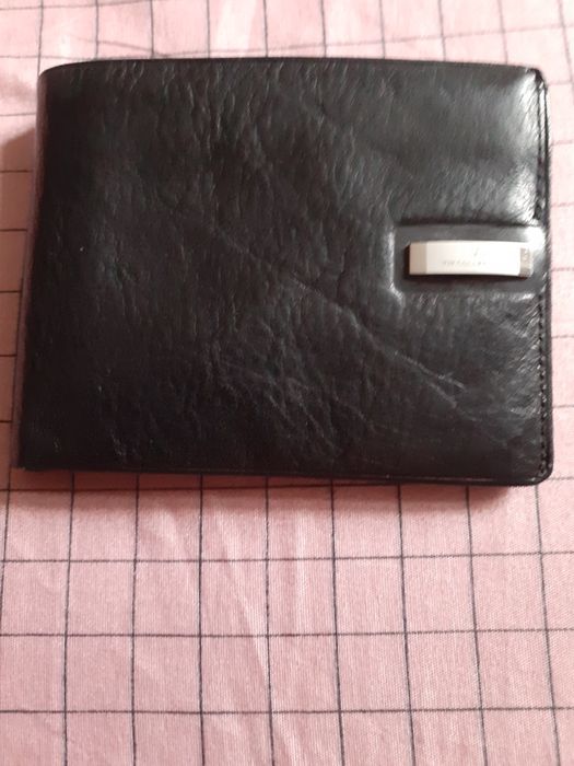 Portofel piele de culoare neagra nou nouț nefolosit niciodată