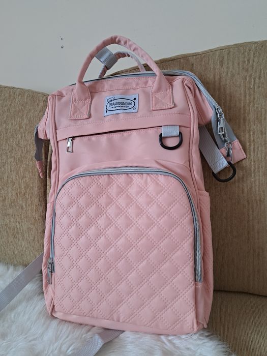 Раница подходяща за майка с бебе