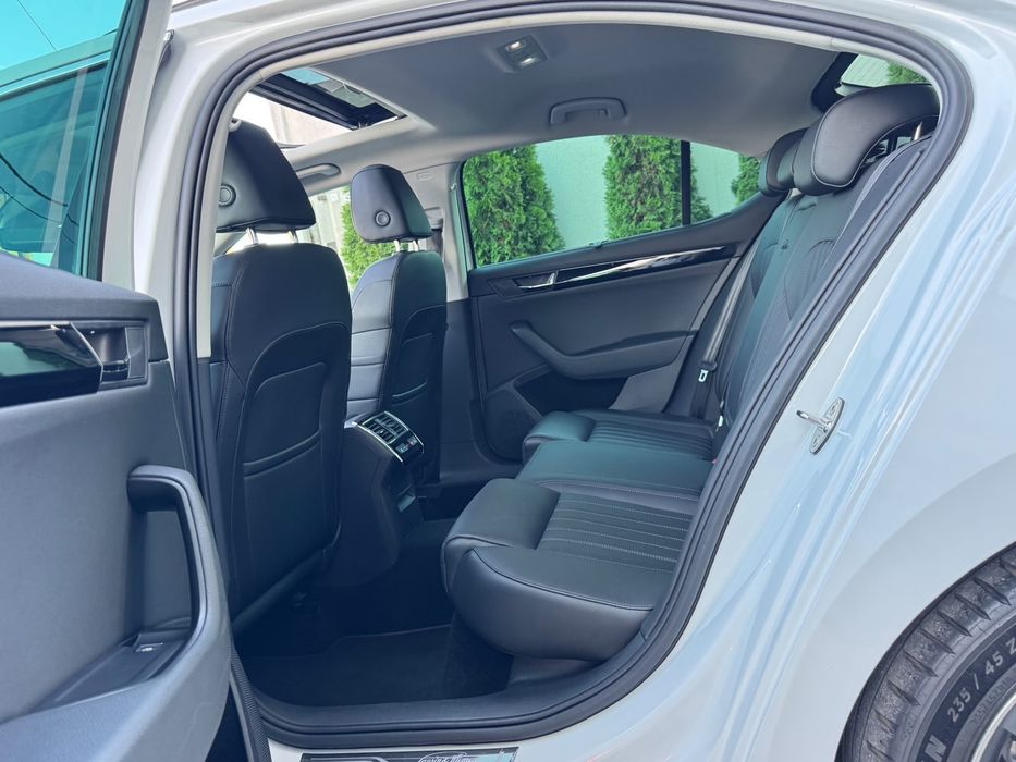 SKODA SUPERB LAURIN & KLENENT 2.0 TDI 150 CP DSG Automată | Trapă Panoramică.
