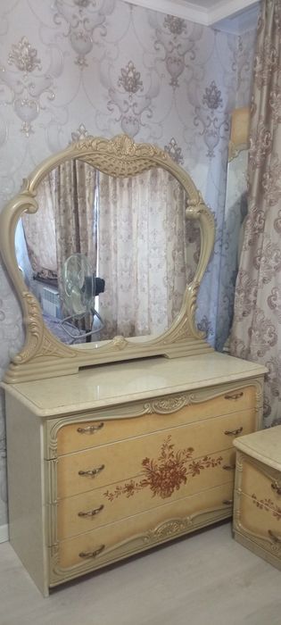 Спальный гарнитур