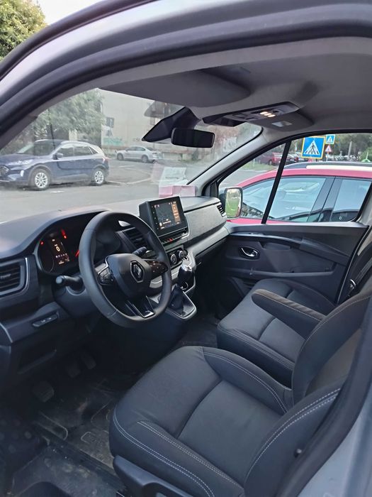 Renault Trafic 8+1 – 2023 – 125.500 km – stare foarte bună
