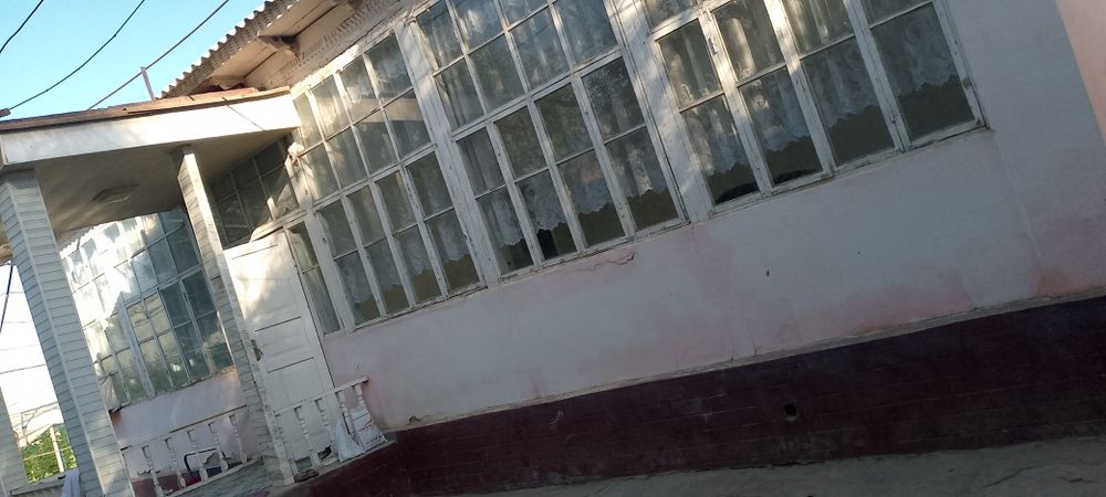 Uy Sotiladi Toshkent viloyati Chinoz tumanida