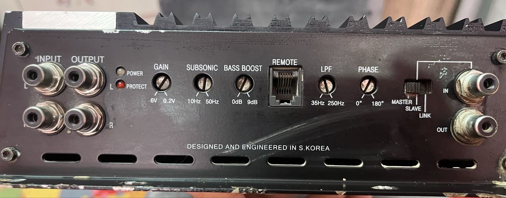 Усилитель для автомобиля