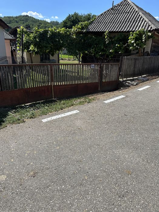 Teren intravilant de vinzare
