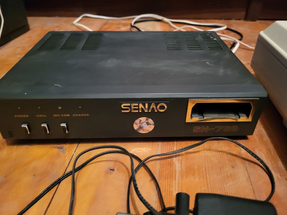 Аналогова телефонна централа и сателитни телефони