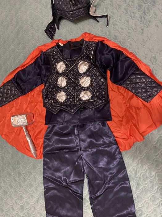 На новый год костюм Тор